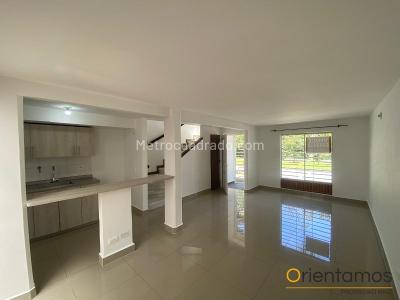 Casa de 4 alcobas en venta en Vegas De La Calleja, Rionegro, 120 m² · foto 2 de 13