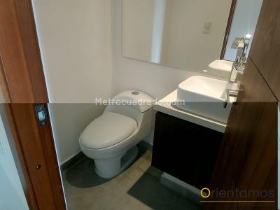 Apartaestudio en arriendo en El Poblado, Medellín · foto 10 de 11