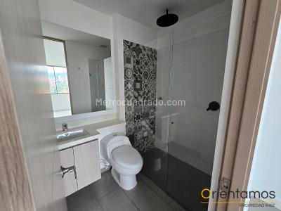 Apartamento de 2 alcobas en arriendo en El Poblado, Medellín, 68 m² · foto 10 de 13