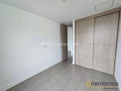 Apartamento de 2 alcobas en arriendo en El Poblado, Medellín, 68 m² · foto 5 de 13