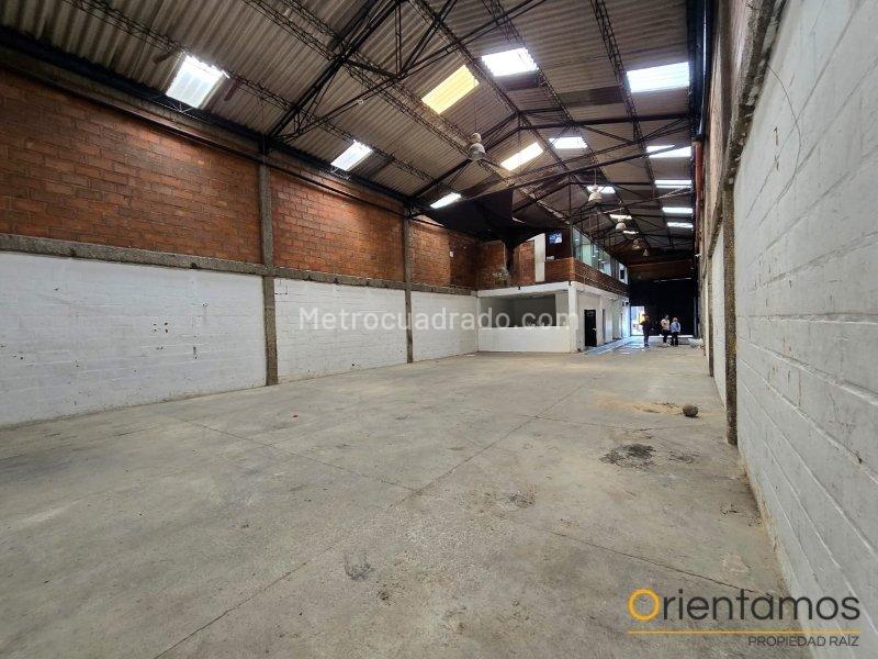 Bodega en Arriendo, Chagualo, Medellín - Widok 2