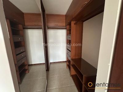 Apartamento de 2 alcobas en arriendo en El Poblado, Medellín, 75 m² · foto 8 de 10