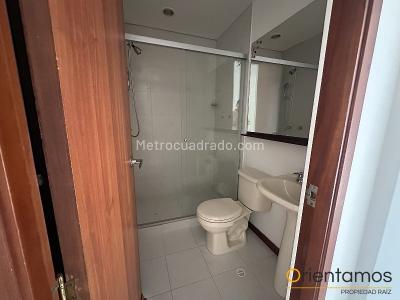 Apartamento de 2 alcobas en arriendo en El Poblado, Medellín, 75 m² · foto 10 de 10