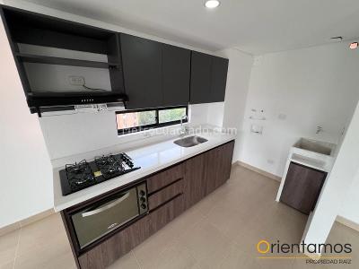 Apartamento de 2 alcobas en venta en Centro De Rionegro, Rionegro, 76 m² · foto 4 de 12