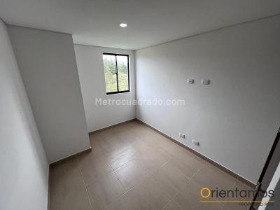 Apartamento de 2 alcobas en venta en Centro De Rionegro, Rionegro, 76 m² · foto 9 de 12