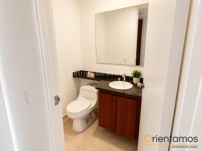 Apartamento de 2 alcobas en arriendo en El Poblado, Medellín, 111 m² · foto 13 de 18