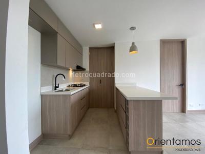Apartamento de 3 alcobas en venta en El Porvenir, Rionegro, 48 m² · foto 2 de 9