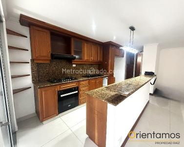 Casa en arriendo en El Poblado, Medellín · foto 3 de 19
