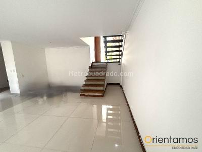 Casa en arriendo en El Poblado, Medellín · foto 4 de 19