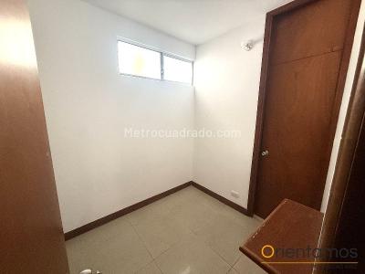 Casa en arriendo en El Poblado, Medellín · foto 7 de 19