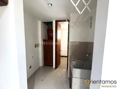 Casa en arriendo en El Poblado, Medellín · foto 8 de 19