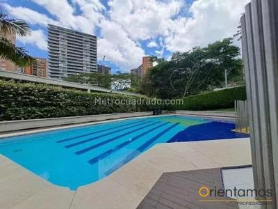 Casa en arriendo en El Poblado, Medellín · foto 10 de 19