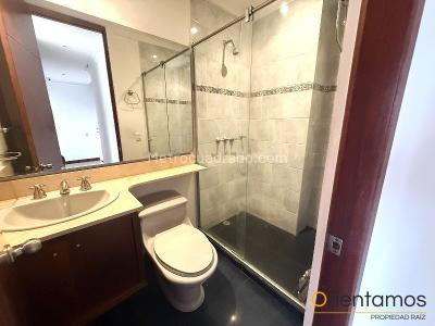 Casa en arriendo en El Poblado, Medellín · foto 11 de 19
