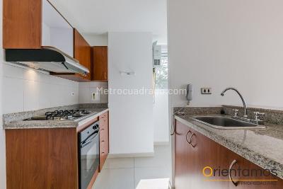 Apartaestudio en arriendo en El Poblado, Medellín, 44 m² · foto 6 de 8