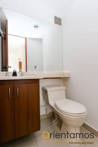 Apartaestudio en arriendo en El Poblado, Medellín, 44 m² · foto 7 de 8