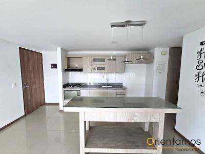 Apartamento de 3 alcobas en arriendo en Loma El Escobero, Envigado, 90 m² · foto 3 de 20
