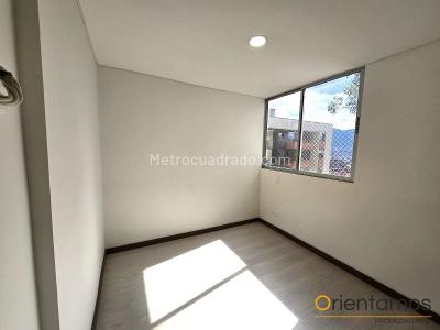 Apartamento de 3 alcobas en arriendo en Loma El Escobero, Envigado, 90 m² · foto 7 de 20