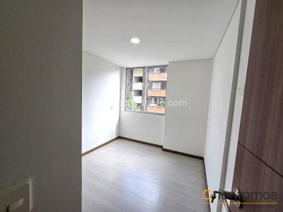 Apartamento de 3 alcobas en arriendo en Loma El Escobero, Envigado, 90 m² · foto 8 de 20