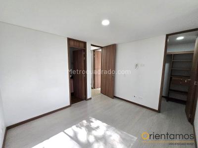 Apartamento de 3 alcobas en arriendo en Loma El Escobero, Envigado, 90 m² · foto 12 de 20
