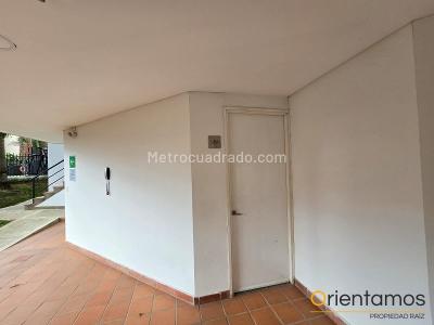 Apartamento de 3 alcobas en arriendo en Loma El Escobero, Envigado, 90 m² · foto 18 de 20