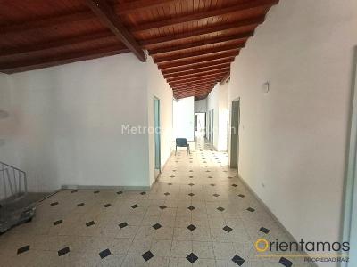 Local Comercial en Arriendo, Laureles, Medellín