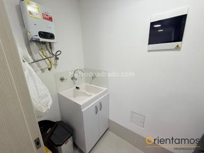 Apartamento de 1 alcoba en venta en El Poblado, Medellín, 64 m² · foto 18 de 20