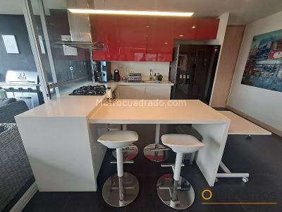 Apartamento de 2 alcobas en arriendo en El Castillo, Medellín, 90 m² · foto 2 de 20