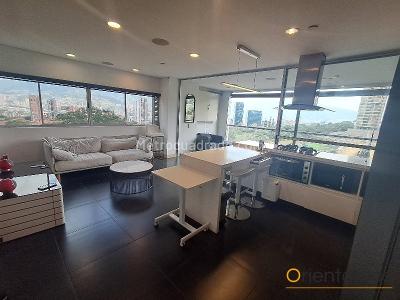 Apartamento de 2 alcobas en arriendo en El Castillo, Medellín, 90 m² · foto 3 de 20