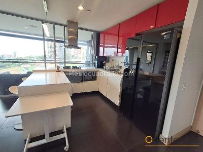 Apartamento de 2 alcobas en arriendo en El Castillo, Medellín, 90 m² · foto 4 de 20