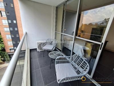 Apartamento de 2 alcobas en arriendo en El Castillo, Medellín, 90 m² · foto 10 de 20