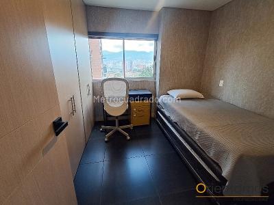 Apartamento de 2 alcobas en arriendo en El Castillo, Medellín, 90 m² · foto 15 de 20