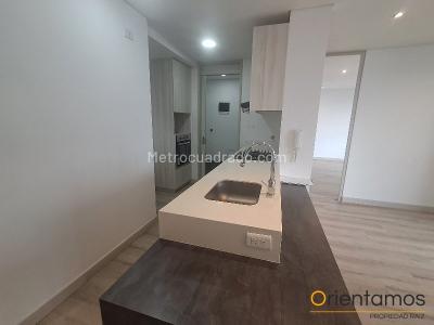 Apartaestudio en arriendo en El Poblado, Medellín, 63 m² · foto 3 de 20