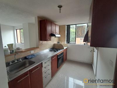 Apartamento de 3 alcobas en arriendo en San Diego, Medellín, 90 m² · foto 2 de 20
