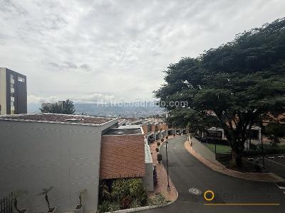 Casa de 3 alcobas en venta en El Poblado, Medellín, 183 m² · foto 11 de 20