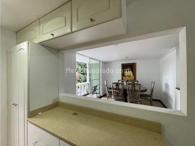Casa de 3 alcobas en venta en Loma De Los Bernal, Medellín, 223 m² · foto 4 de 20