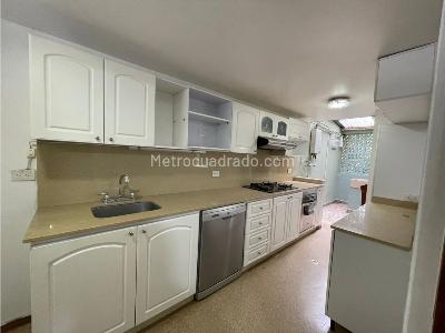 Casa de 3 alcobas en venta en Loma De Los Bernal, Medellín, 223 m² · foto 5 de 20