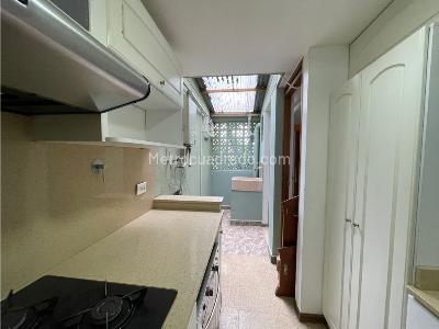 Casa de 3 alcobas en venta en Loma De Los Bernal, Medellín, 223 m² · foto 6 de 20