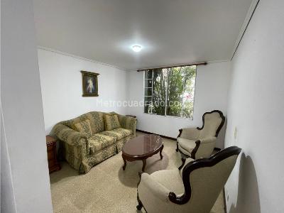 Casa de 3 alcobas en venta en Loma De Los Bernal, Medellín, 223 m² · foto 7 de 20
