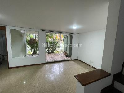 Casa de 3 alcobas en venta en Loma De Los Bernal, Medellín, 223 m² · foto 8 de 20