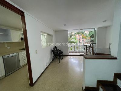 Casa de 3 alcobas en venta en Loma De Los Bernal, Medellín, 223 m² · foto 9 de 20