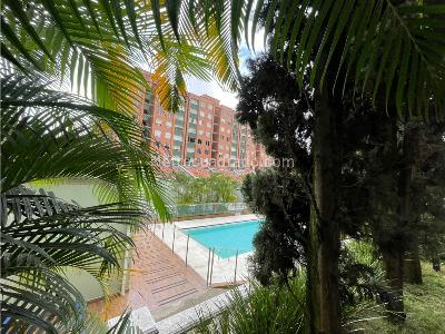 Casa de 3 alcobas en venta en Loma De Los Bernal, Medellín, 223 m² · foto 18 de 20