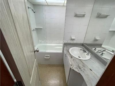 Casa de 3 alcobas en venta en Loma De Los Bernal, Medellín, 223 m² · foto 20 de 20