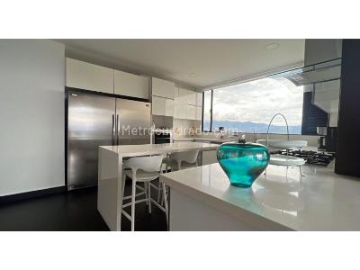Apartamento en venta en El Poblado, Medellín · foto 3 de 20
