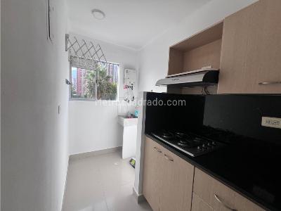 Apartamento de 3 alcobas en venta en San Remo, Sabaneta, 65 m² · foto 3 de 20