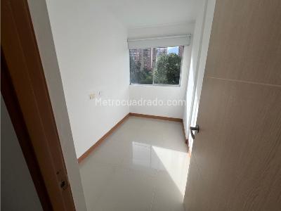 Apartamento de 3 alcobas en venta en San Remo, Sabaneta, 65 m² · foto 10 de 20