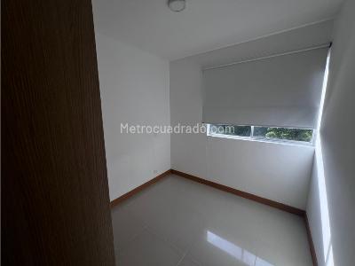 Apartamento de 3 alcobas en venta en San Remo, Sabaneta, 65 m² · foto 11 de 20