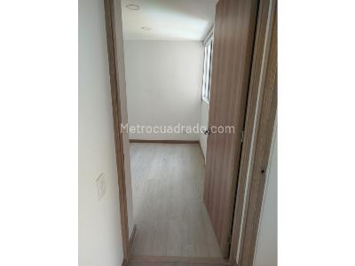 Apartamento de 2 alcobas en venta en Loma De San Jose, Sabaneta, 78 m² · foto 9 de 20