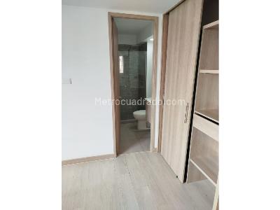Apartamento de 2 alcobas en venta en Loma De San Jose, Sabaneta, 78 m² · foto 16 de 20