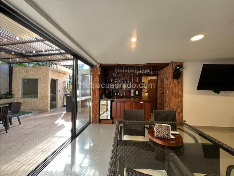 Casa – Medellín, Altos del Poblado, El Poblado - Más
