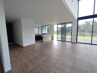 Casa de 4 alcobas en venta en Loma Del Escobero, Envigado, 280 m² · foto 6 de 20